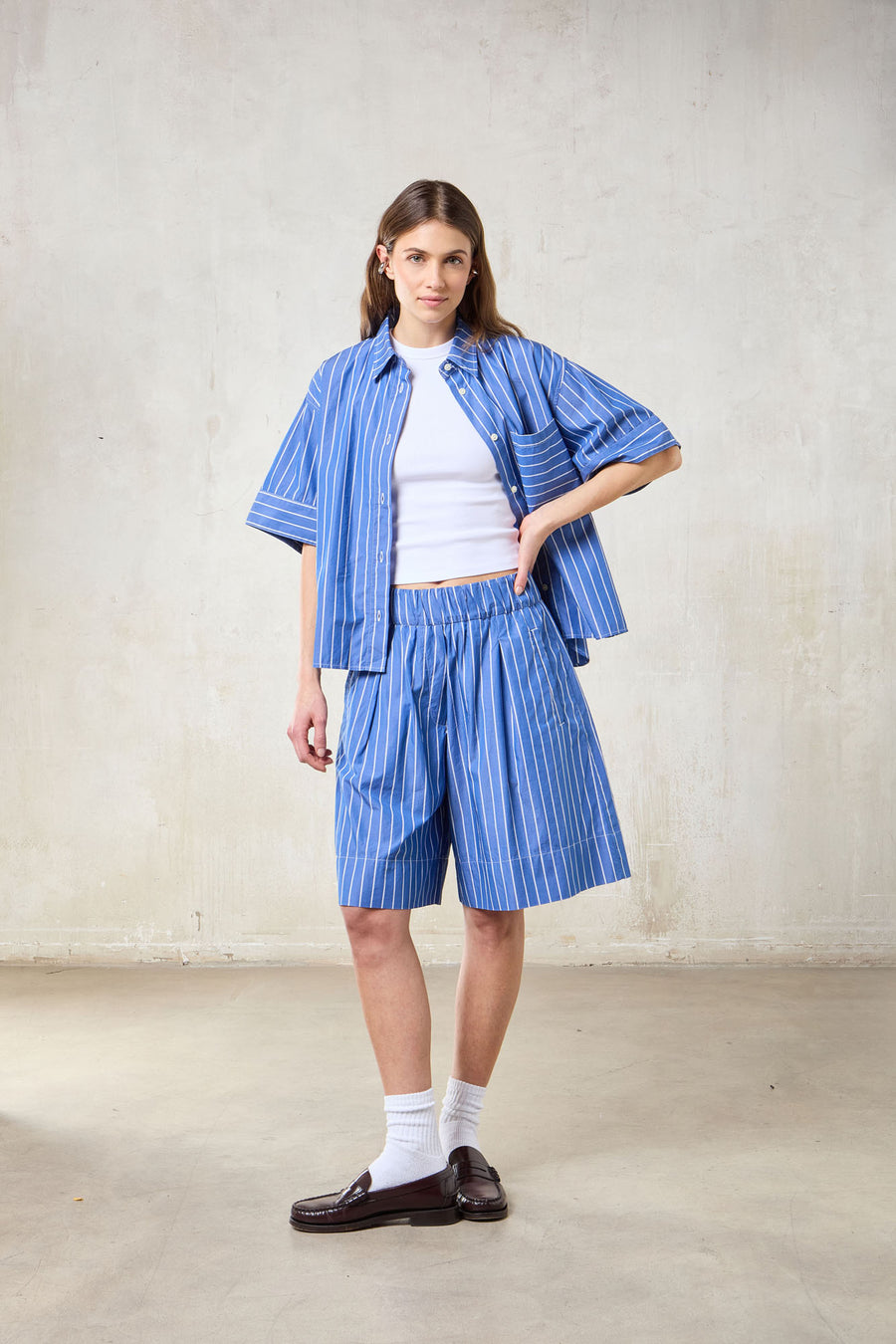 WOMAN ELASTIC BAND SHORTS - WASHED