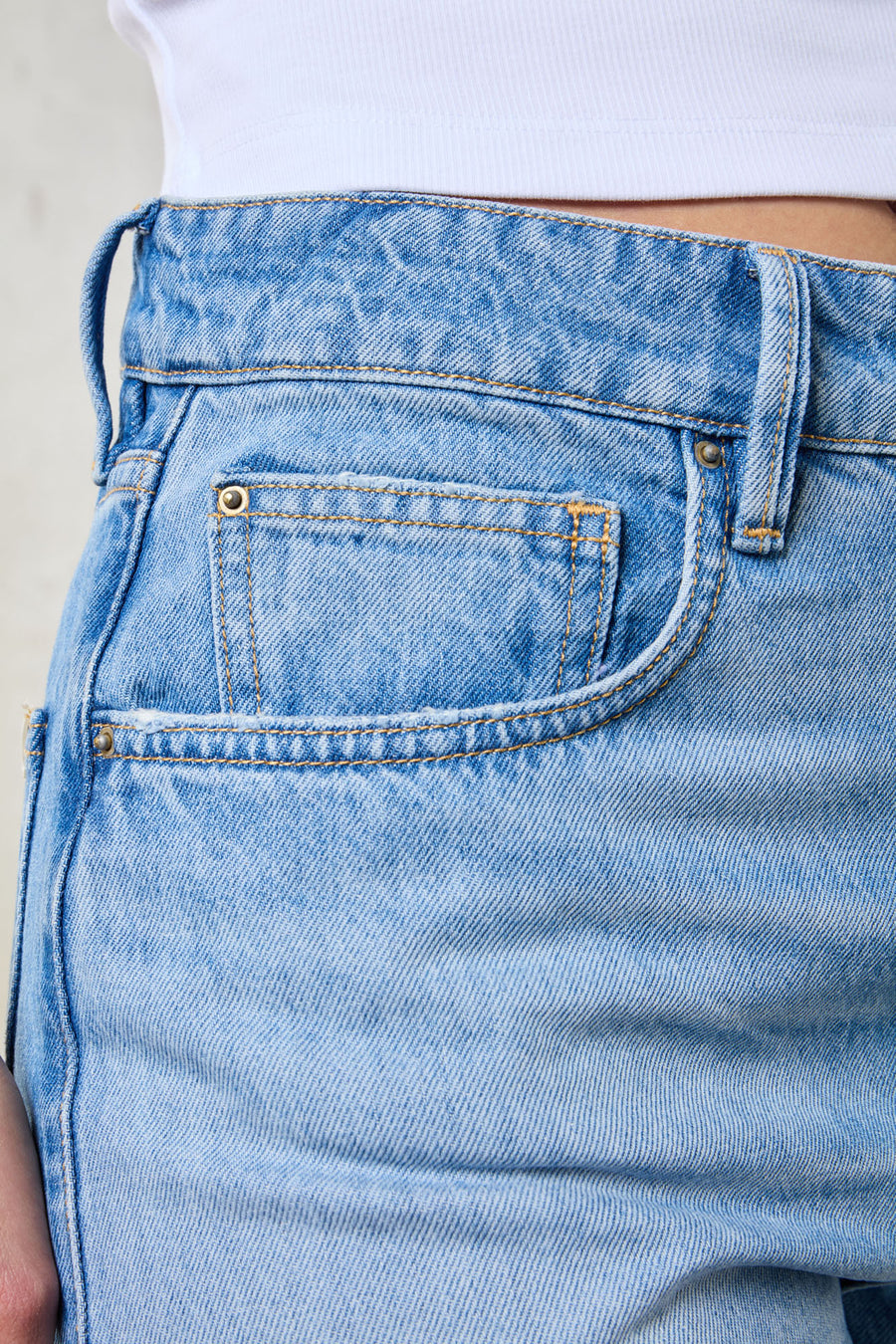 COURTNEY WOMAN JEANS - LIGHT BLUE